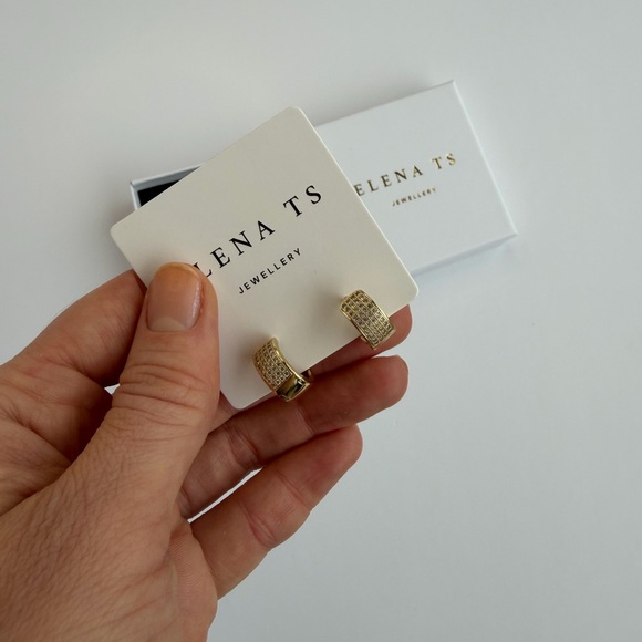 528 Gold Mini Hoops - Picture 4 of 4